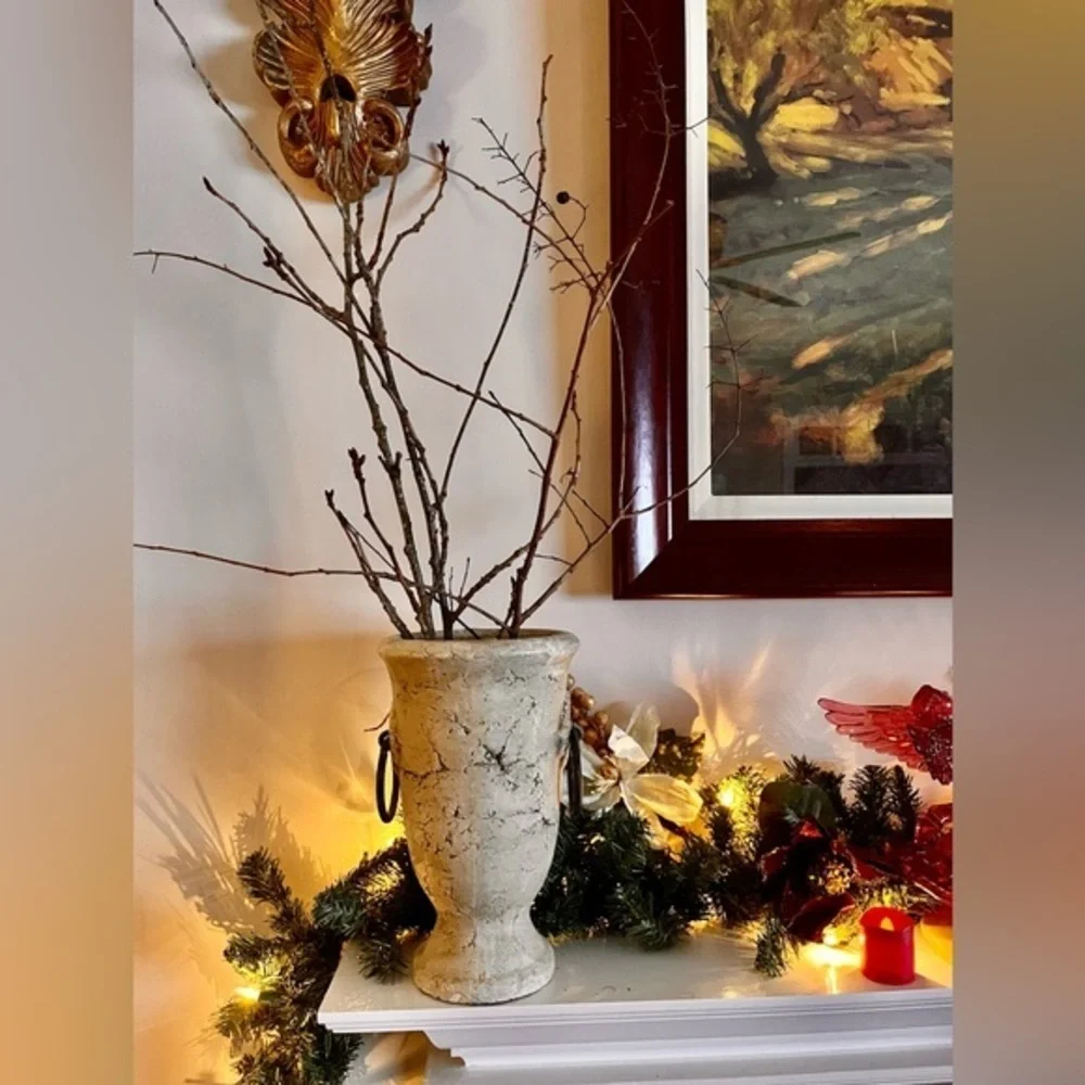 N/A decorative urn